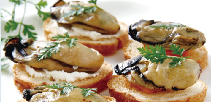 牡蠣のくん製  オリーブオイル漬